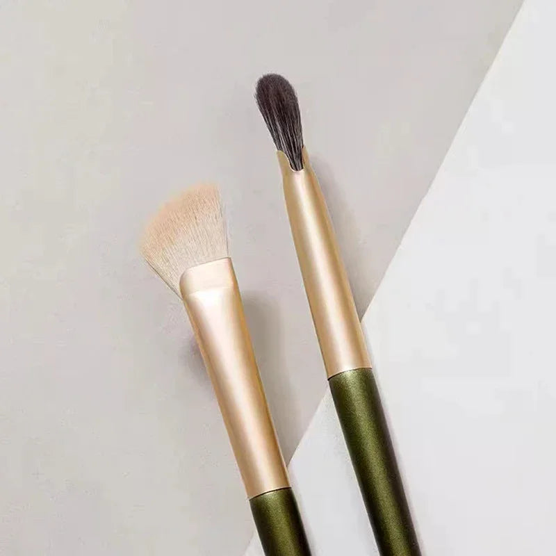 Angled Contour Makeup Brush