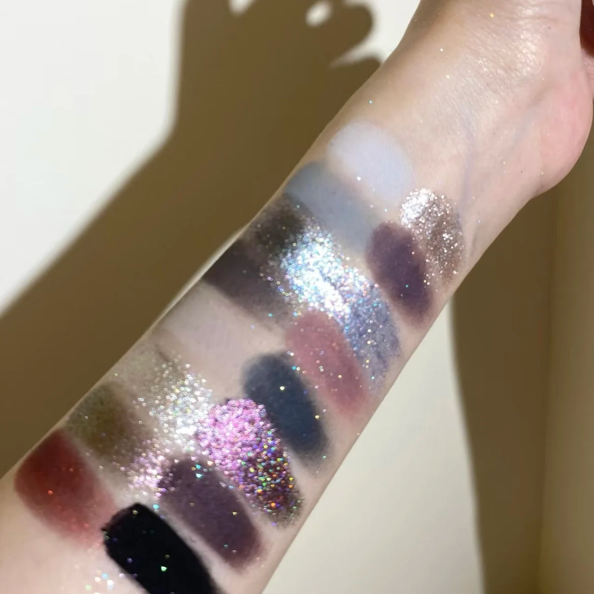 Halloween 16-Colour Glitter Eyeshadow Palette