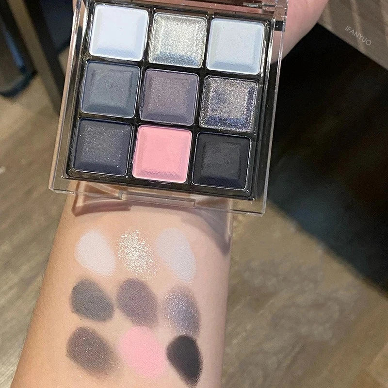 Halloween Black & Pink Smoky Eyeshadow Palette
